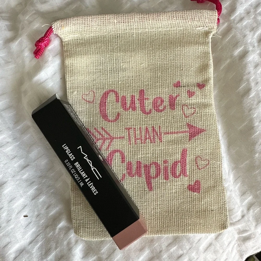MAC Cosmetics Oyster Girl Lipglass #7